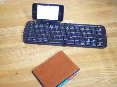 iPhone 3GSとリュウドBluetoothキーボード