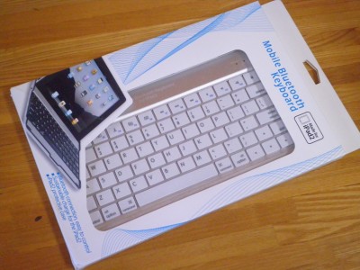 【HAIKAU】 ニューモデル iPad2 bluetoothキーボード内蔵アルミケース
