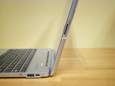 「NoteBookCase for iPad2」で角度調整 「NoteBookCase for iPad2」で角度調整