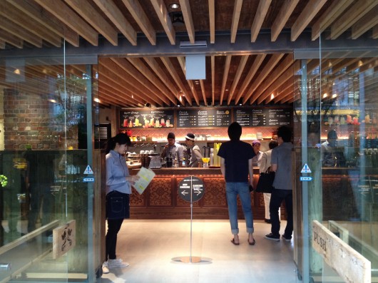 「CAFE SALVADOR」の正面入り口 「CAFE SALVADOR」の正面入り口