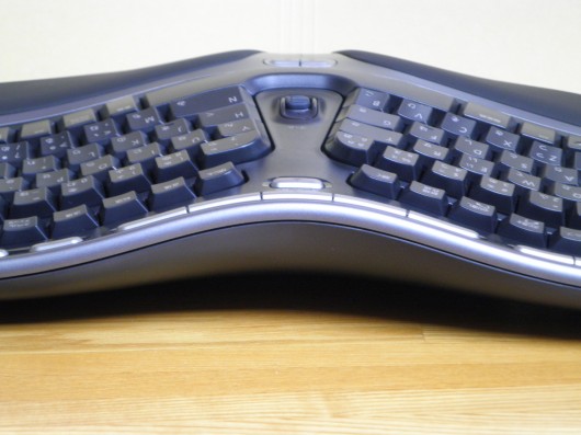 Natural Ergonomic Keyboard 4000の特異な形状