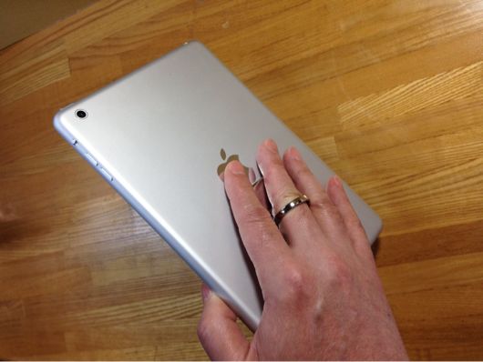 Bunker RingをiPadminiに装着すれば落下の心配不要 Bunker RingをiPadminiに装着すれば落下の心配不要