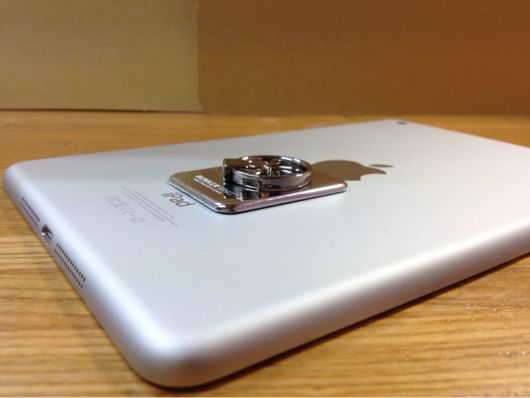 Bunker RingをiPadminiに装着してみた Bunker RingをiPadminiに装着してみた