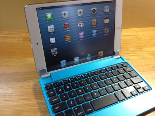 キーボード装着にも問題なしのダイソーiPad mini用防指紋保護フィルム キーボード装着にも問題なしのダイソーiPad mini用防指紋保護フィルム
